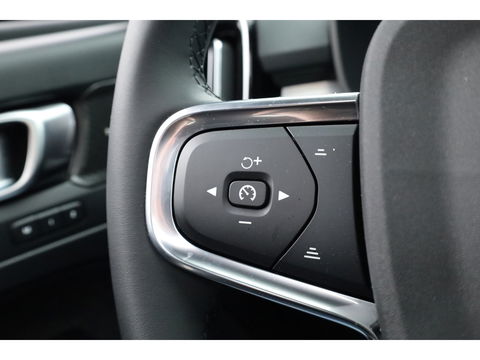 Volvo XC40 B3 Plus Black Edition | Pano | Keyless | H&K | 360Cam| Stoel- Stuurverw. | CarPlay | Pilot Assist | Google | ACC