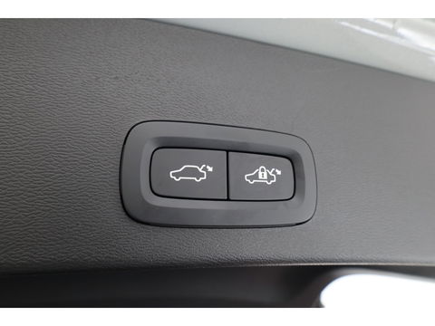 Volvo XC40 B3 Plus Black Edition | Pano | Keyless | H&K | 360Cam| Stoel- Stuurverw. | CarPlay | Pilot Assist | Google | ACC