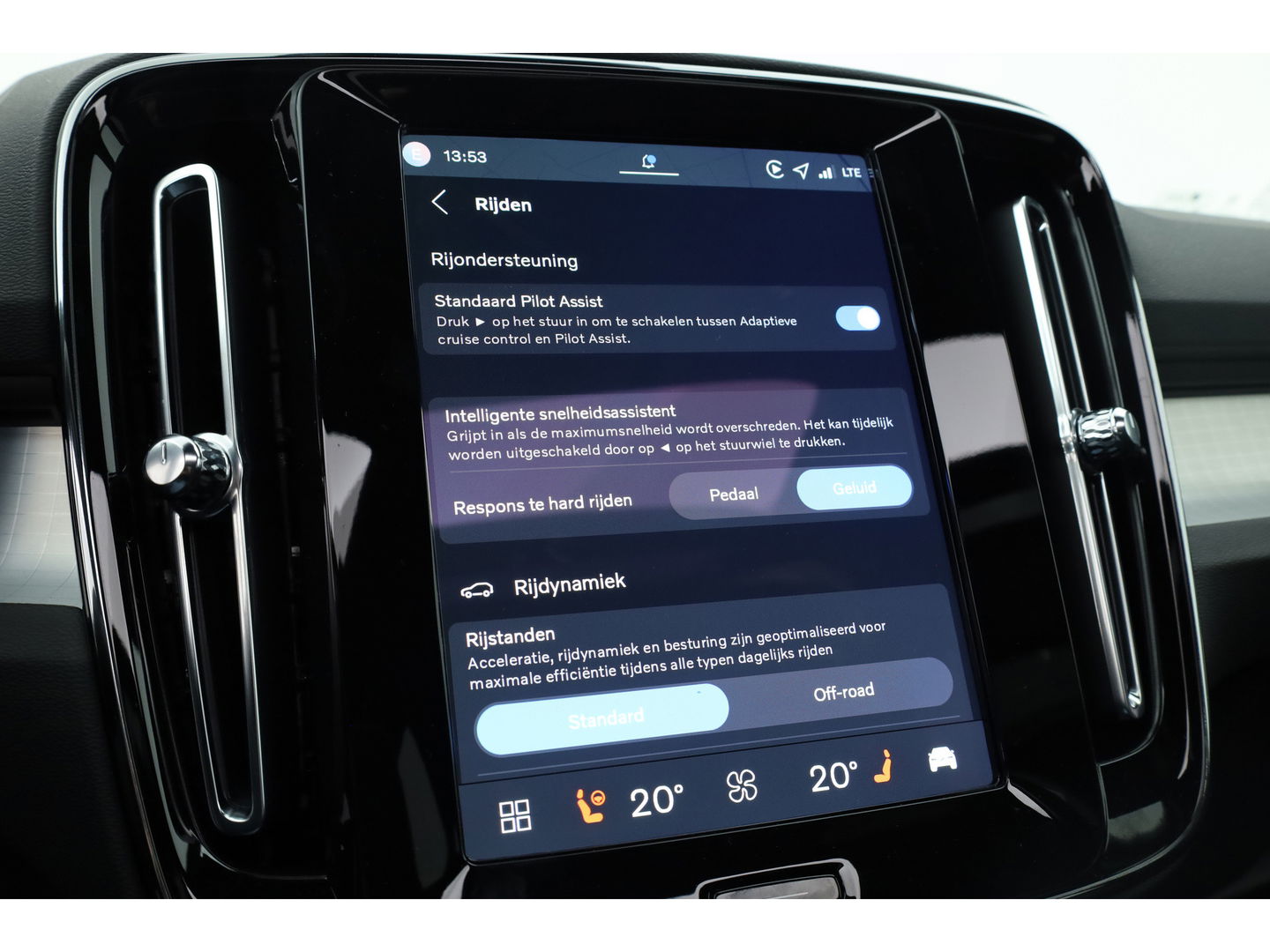 Volvo XC40 B3 Plus Black Edition | Pano | Keyless | H&K | 360Cam| Stoel- Stuurverw. | CarPlay | Pilot Assist | Google | ACC