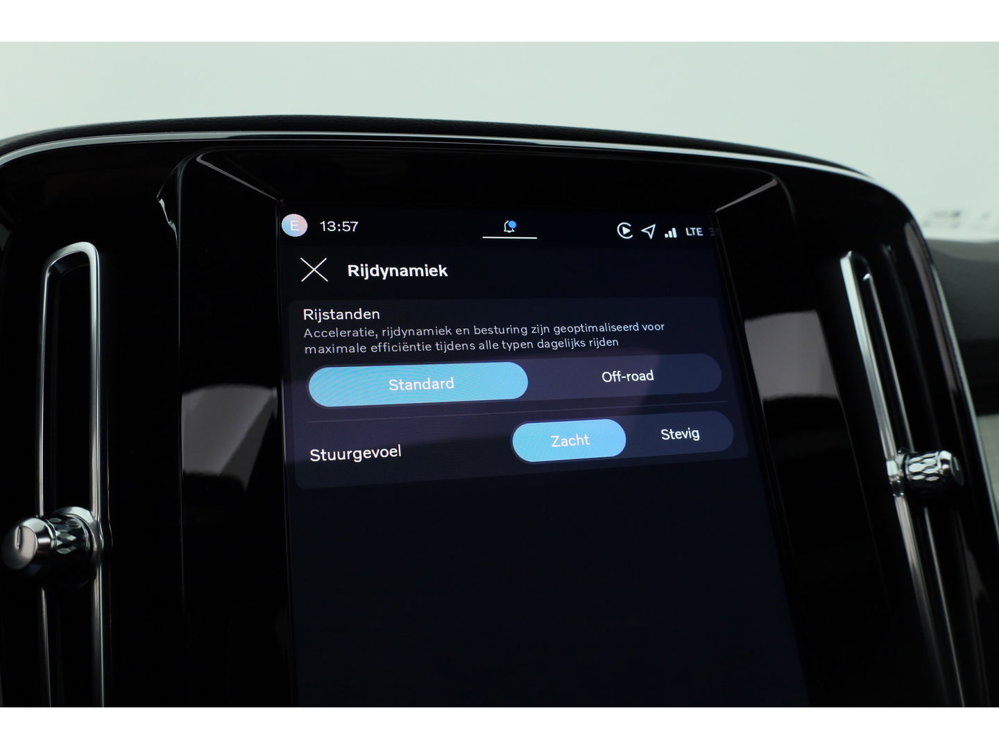 Volvo XC40 B3 Plus Black Edition | Pano | Keyless | H&K | 360Cam| Stoel- Stuurverw. | CarPlay | Pilot Assist | Google | ACC