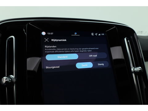 Volvo XC40 B3 Plus Black Edition | Pano | Keyless | H&K | 360Cam| Stoel- Stuurverw. | CarPlay | Pilot Assist | Google | ACC