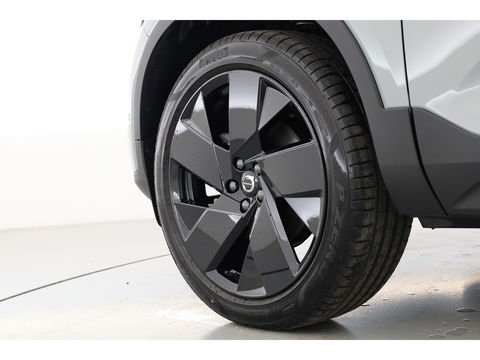 Volvo XC40 B3 Plus Black Edition | Pano | Keyless | H&K | 360Cam| Stoel- Stuurverw. | CarPlay | Pilot Assist | Google | ACC