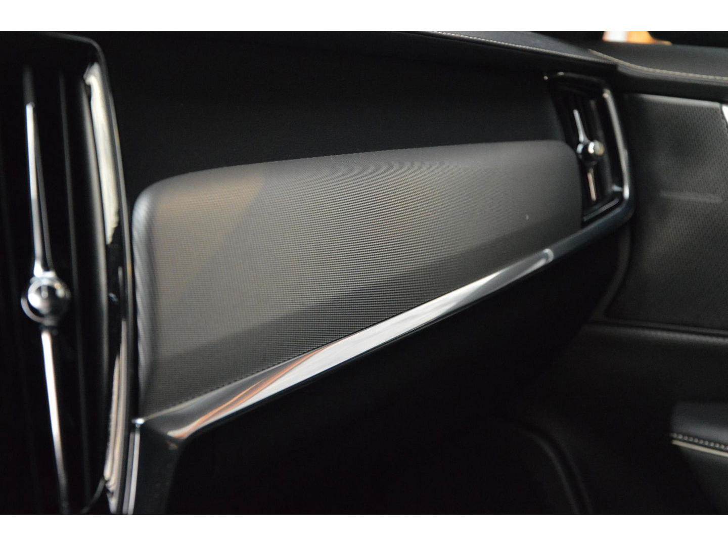 Volvo V90 B4 R-Design | 360° Camera | Harman/Kardon | Stoel + Stuur Verwarmd | Pilot-Assist | Apple CarPlay |