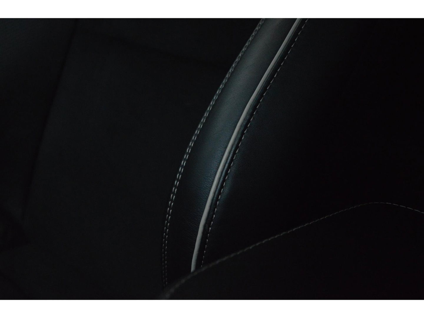 Volvo V90 B4 R-Design | 360° Camera | Harman/Kardon | Stoel + Stuur Verwarmd | Pilot-Assist | Apple CarPlay |