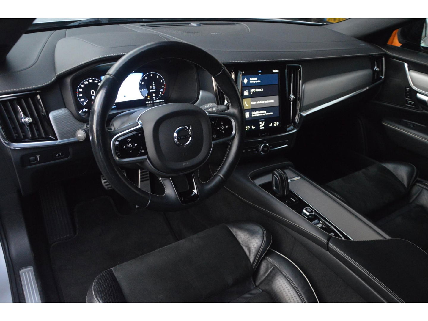 Volvo V90 B4 R-Design | 360° Camera | Harman/Kardon | Stoel + Stuur Verwarmd | Pilot-Assist | Apple CarPlay |