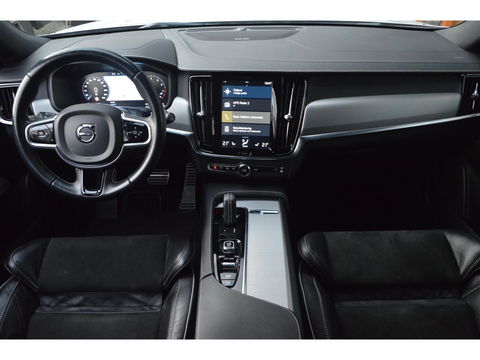 Volvo V90 B4 R-Design | 360° Camera | Harman/Kardon | Stoel + Stuur Verwarmd | Pilot-Assist | Apple CarPlay |