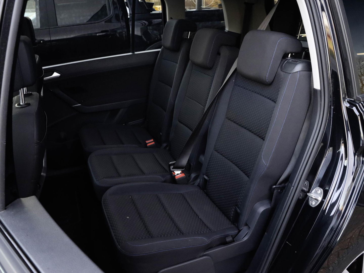 Volkswagen Touran 1.5 TSI R-Line 7p Automaat Panodak Trekhaak