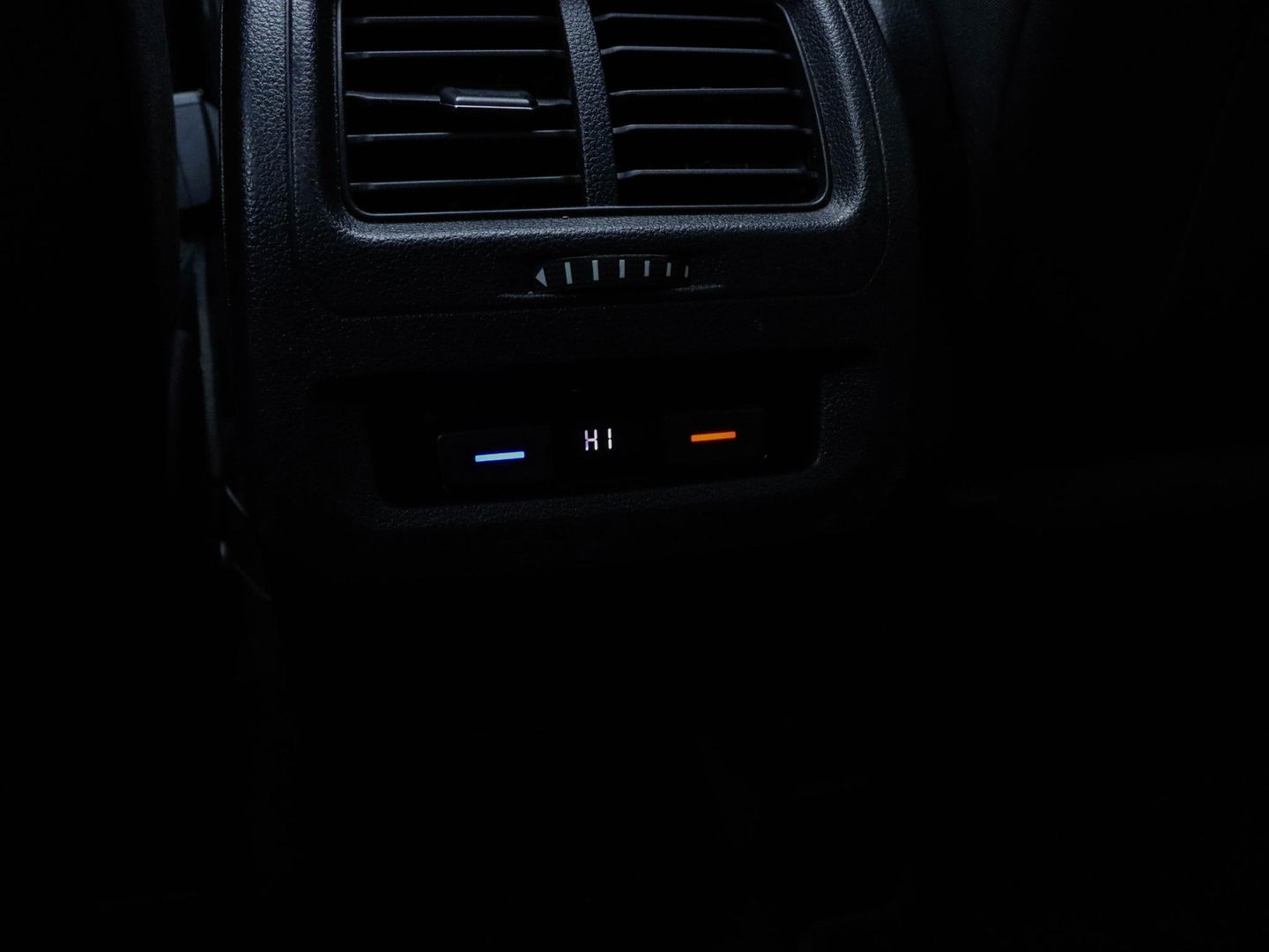 Volkswagen Touran 1.5 TSI R-Line 7p Automaat Panodak Trekhaak