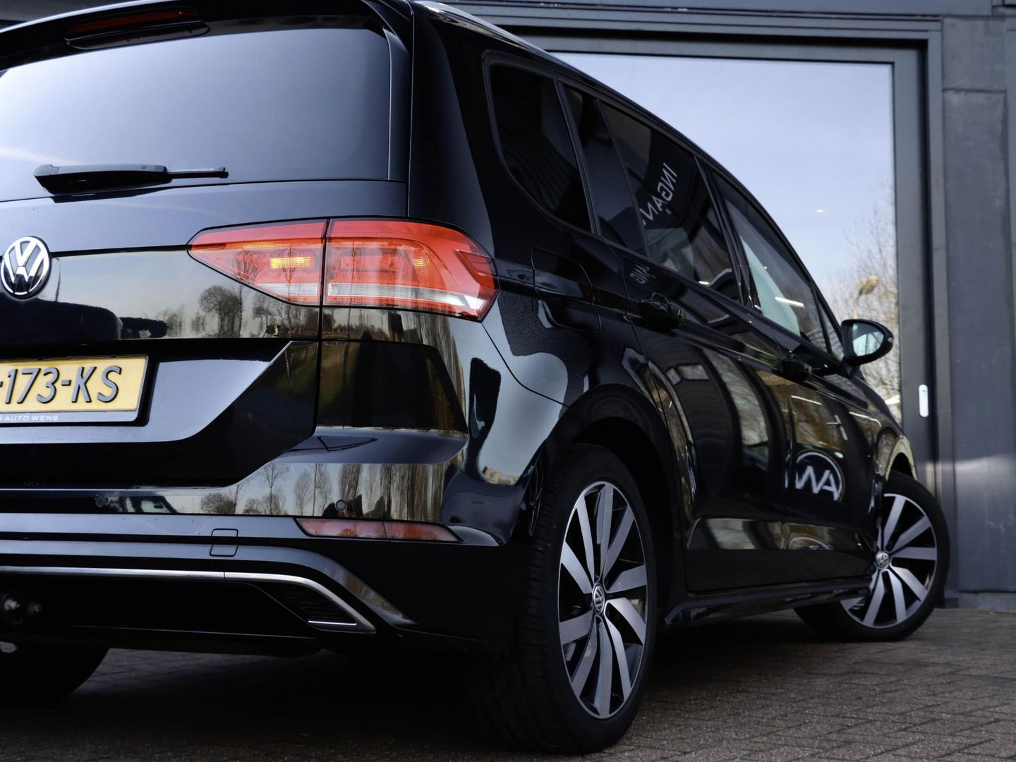 Volkswagen Touran 1.5 TSI R-Line 7p Automaat Panodak Trekhaak