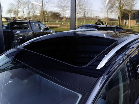 Volkswagen Touran 1.5 TSI R-Line 7p Automaat Panodak Trekhaak