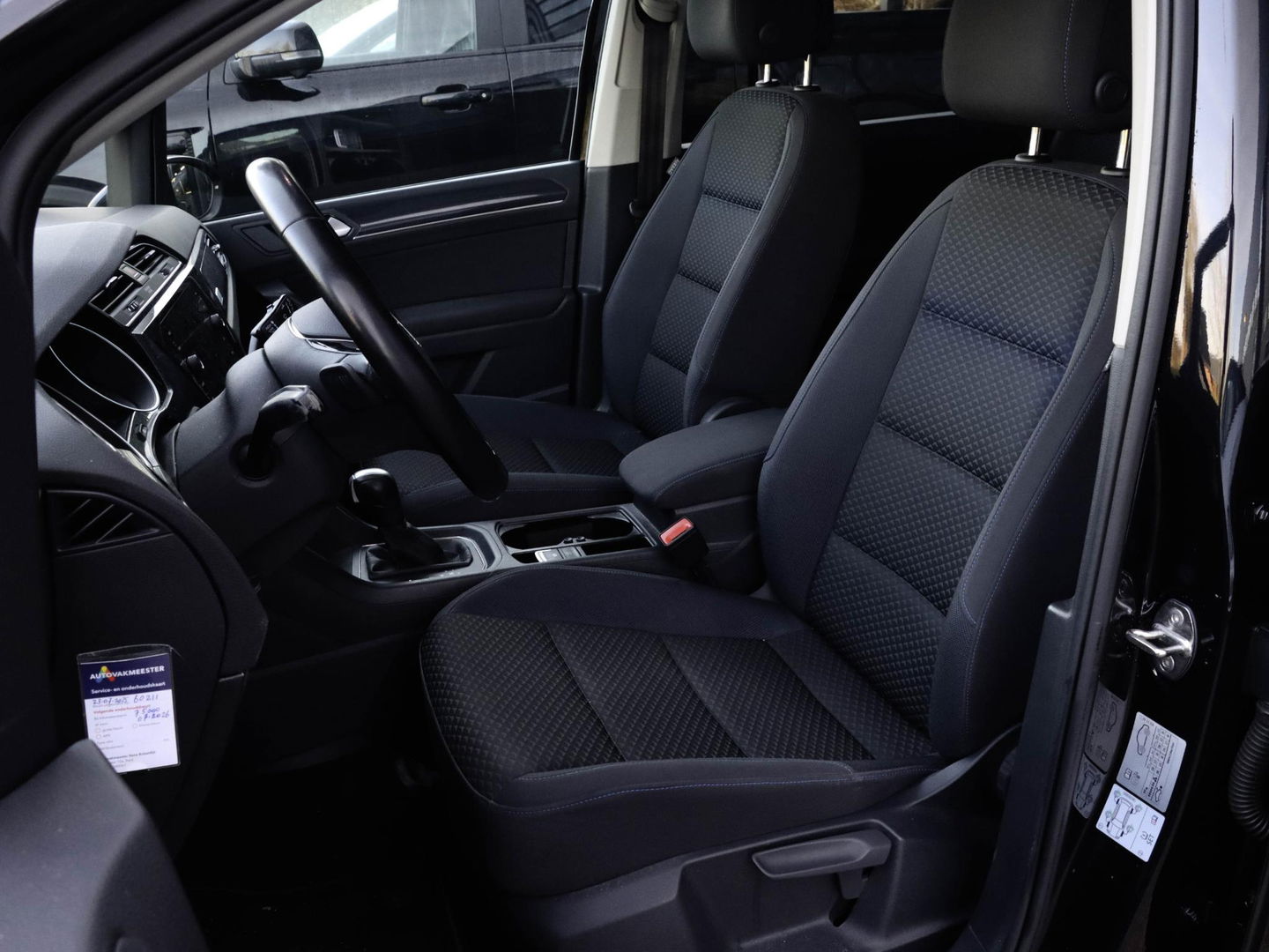 Volkswagen Touran 1.5 TSI R-Line 7p Automaat Panodak Trekhaak