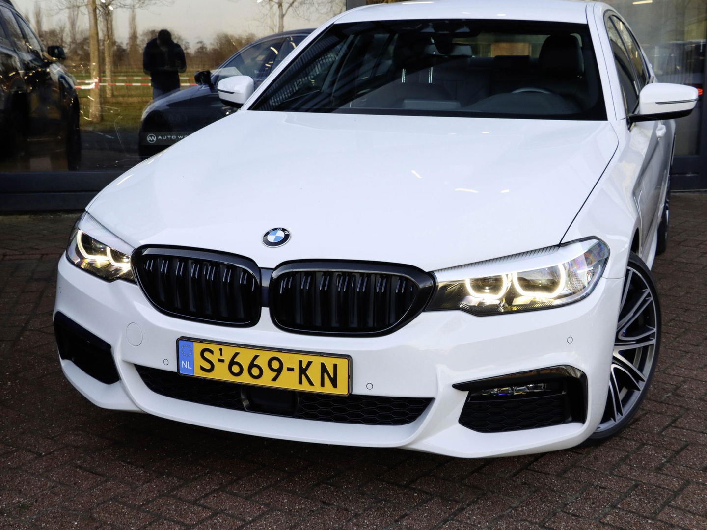 BMW 5 Serie 530e iPerformance M Sport High Executive Alpinweiss