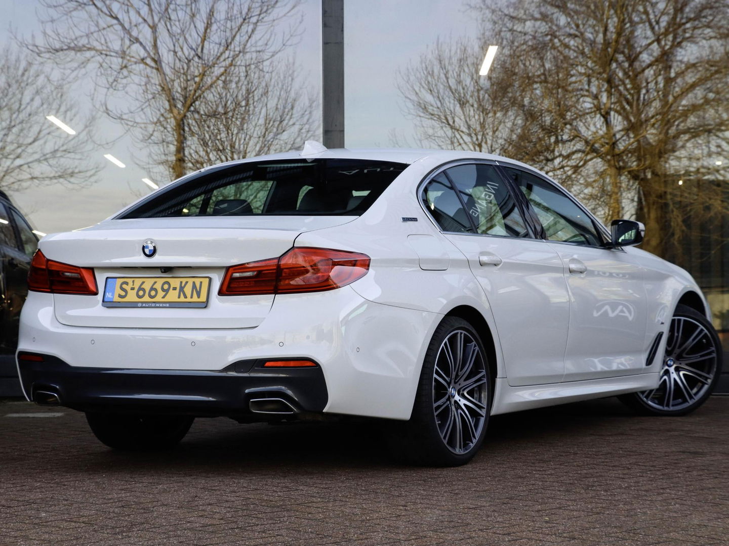 BMW 5 Serie 530e iPerformance M Sport High Executive Alpinweiss