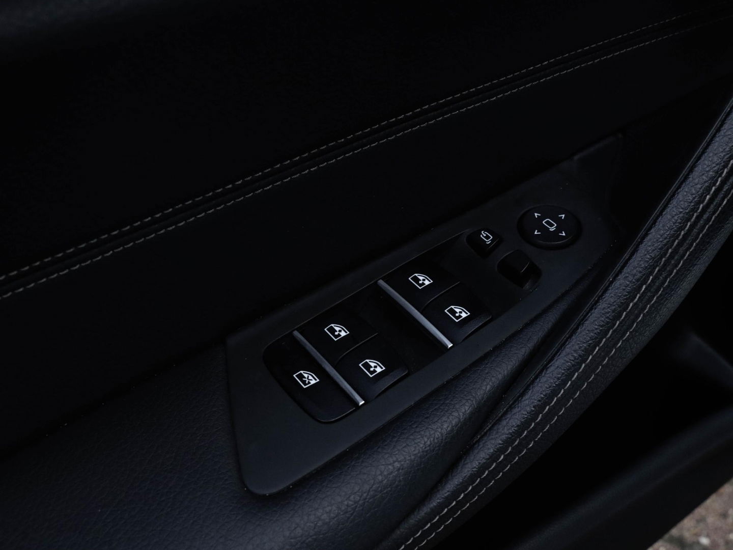 BMW 5 Serie 530e iPerformance M Sport High Executive Alpinweiss