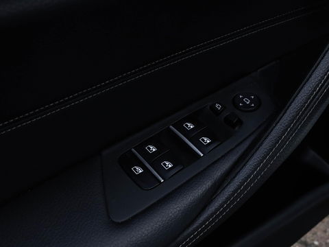 BMW 5 Serie 530e iPerformance M Sport High Executive Alpinweiss