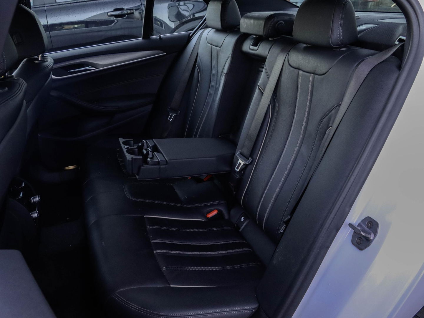 BMW 5 Serie 530e iPerformance M Sport High Executive Alpinweiss