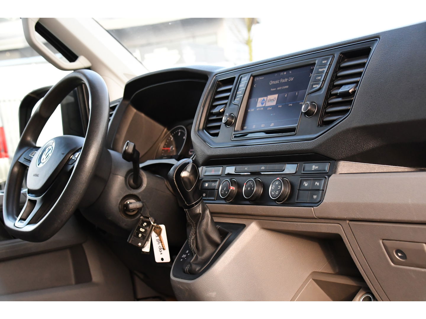 Volkswagen Crafter 2.0 TDI L3H2 Highline PB Edition Adaptieve Cruise, Camera, Carplay, LED, 177pk, Automaat, Voorruit verwarming, Sensoren, Trekhaak, Uniek!