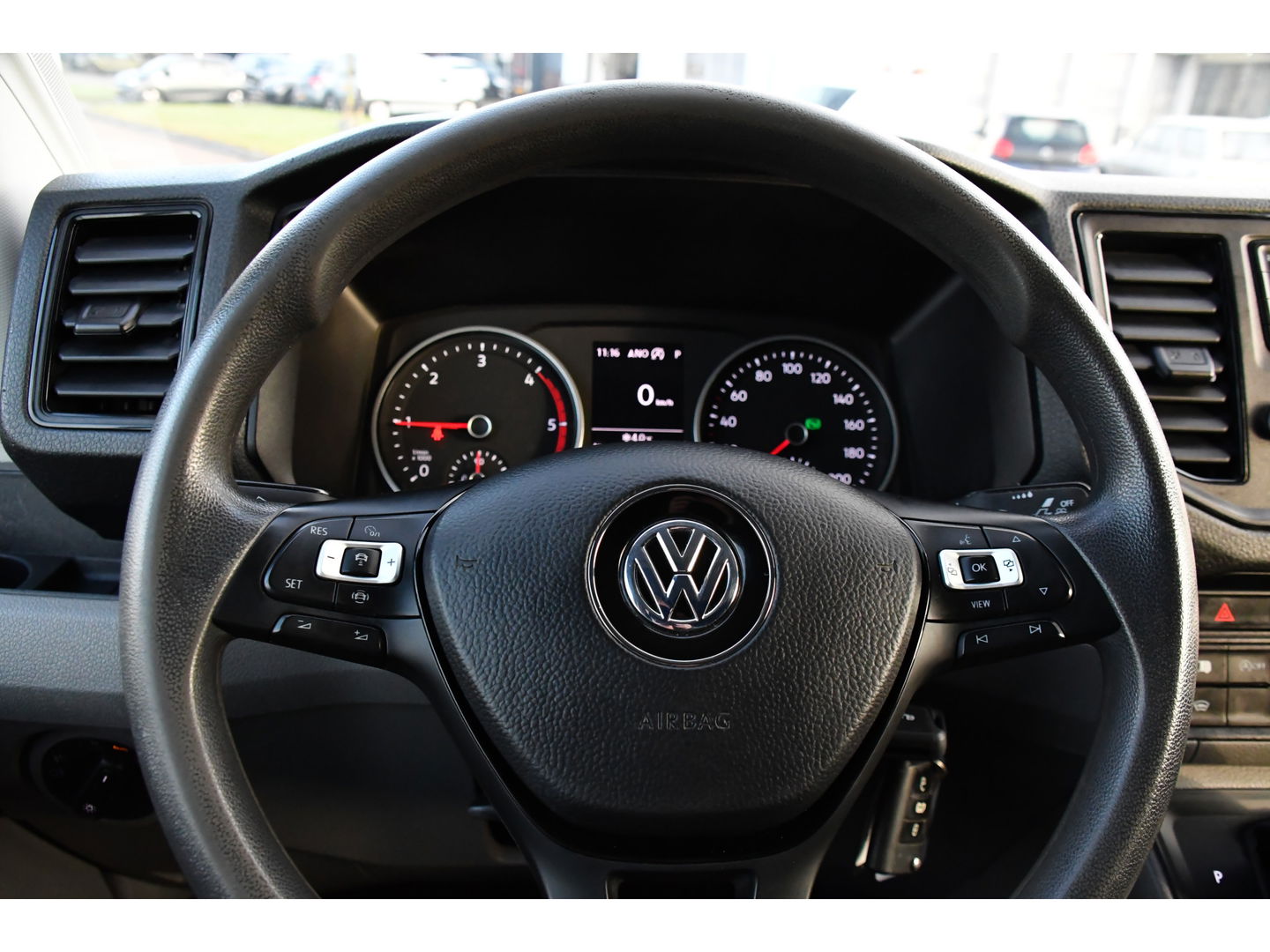 Volkswagen Crafter 2.0 TDI L3H2 Highline PB Edition Adaptieve Cruise, Camera, Carplay, LED, 177pk, Automaat, Voorruit verwarming, Sensoren, Trekhaak, Uniek!