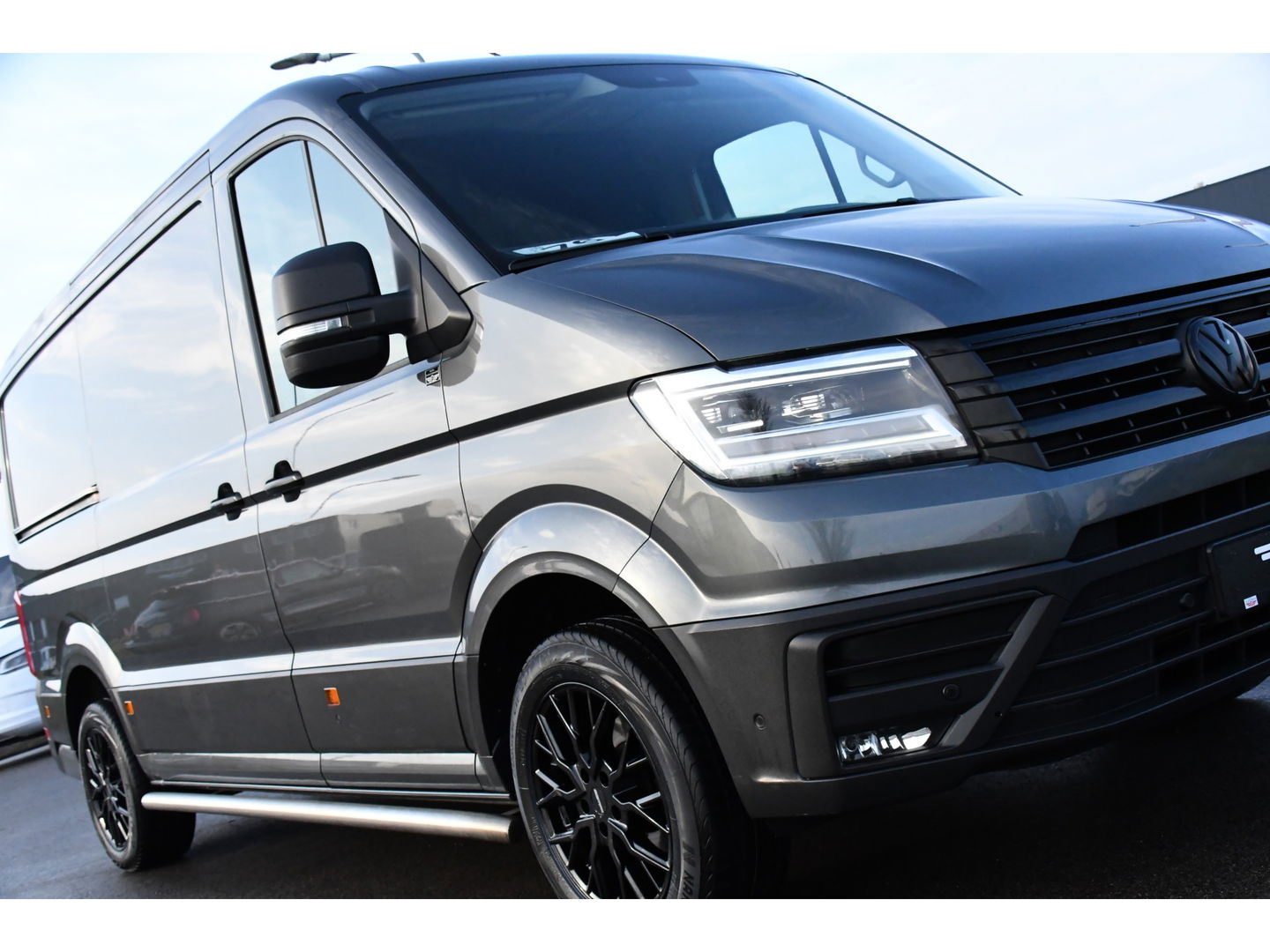 Volkswagen Crafter 2.0 TDI L3H2 Highline PB Edition Adaptieve Cruise, Camera, Carplay, LED, 177pk, Automaat, Voorruit verwarming, Sensoren, Trekhaak, Uniek!