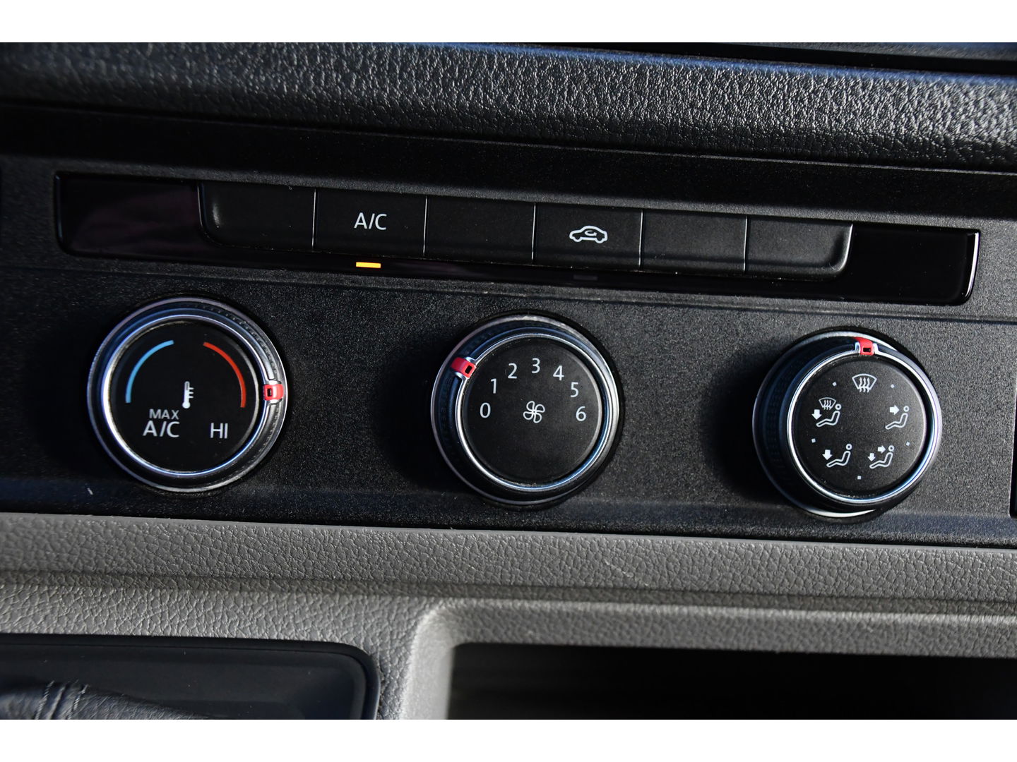 Volkswagen Crafter 2.0 TDI L3H2 Highline PB Edition Adaptieve Cruise, Camera, Carplay, LED, 177pk, Automaat, Voorruit verwarming, Sensoren, Trekhaak, Uniek!