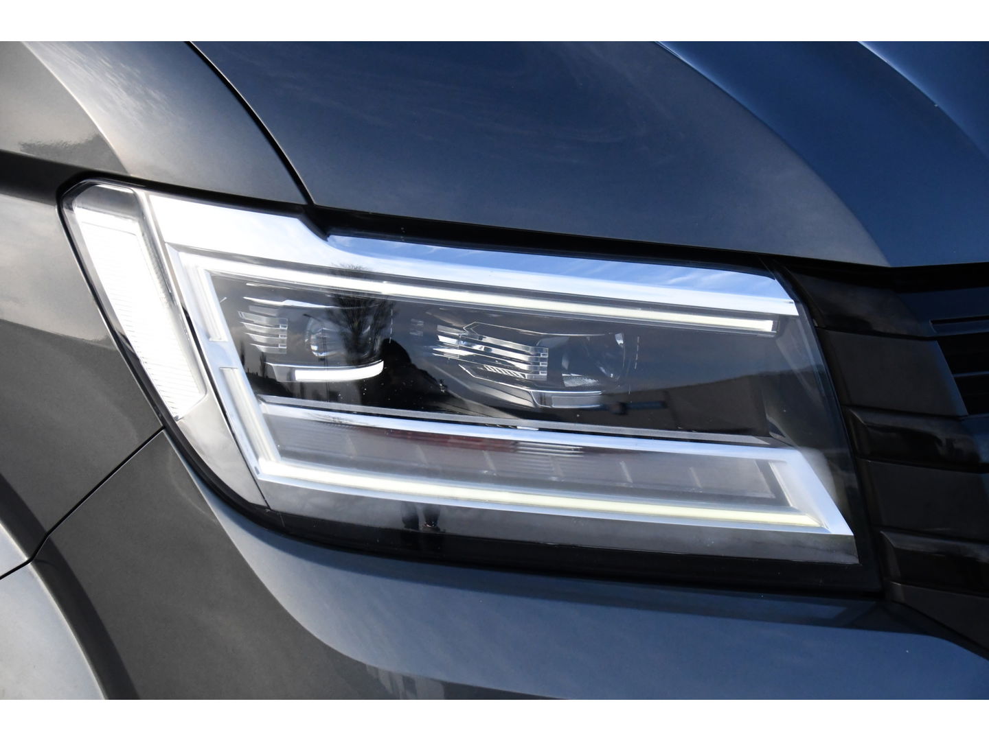 Volkswagen Crafter 2.0 TDI L3H2 Highline PB Edition Adaptieve Cruise, Camera, Carplay, LED, 177pk, Automaat, Voorruit verwarming, Sensoren, Trekhaak, Uniek!