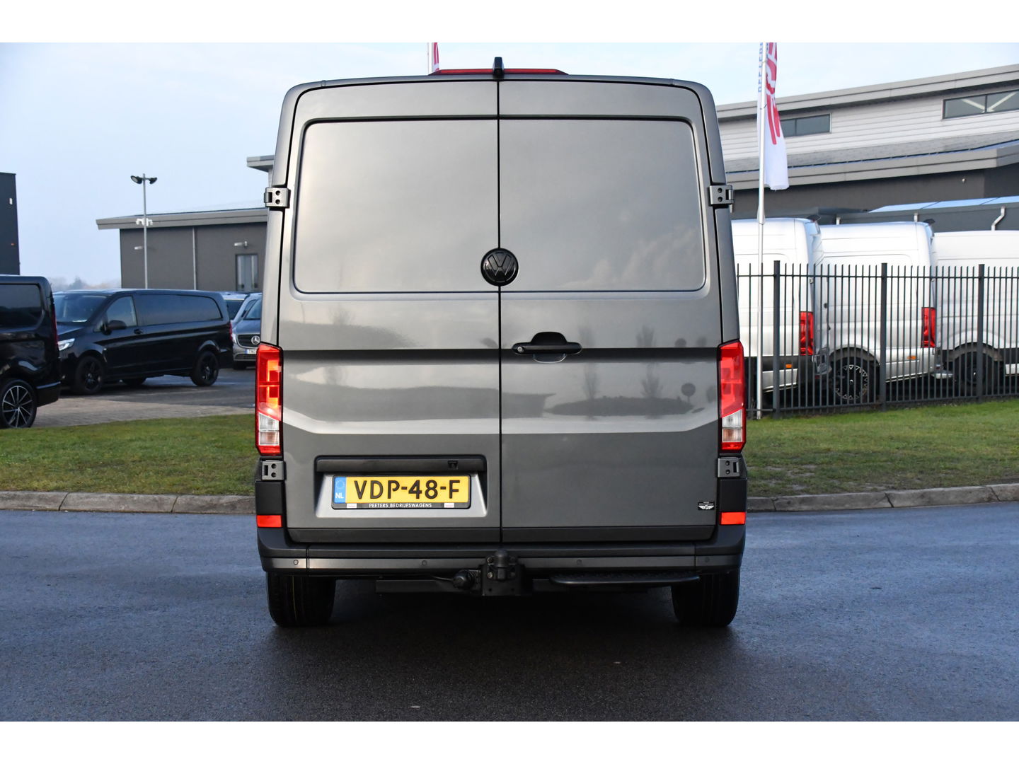 Volkswagen Crafter 2.0 TDI L3H2 Highline PB Edition Adaptieve Cruise, Camera, Carplay, LED, 177pk, Automaat, Voorruit verwarming, Sensoren, Trekhaak, Uniek!