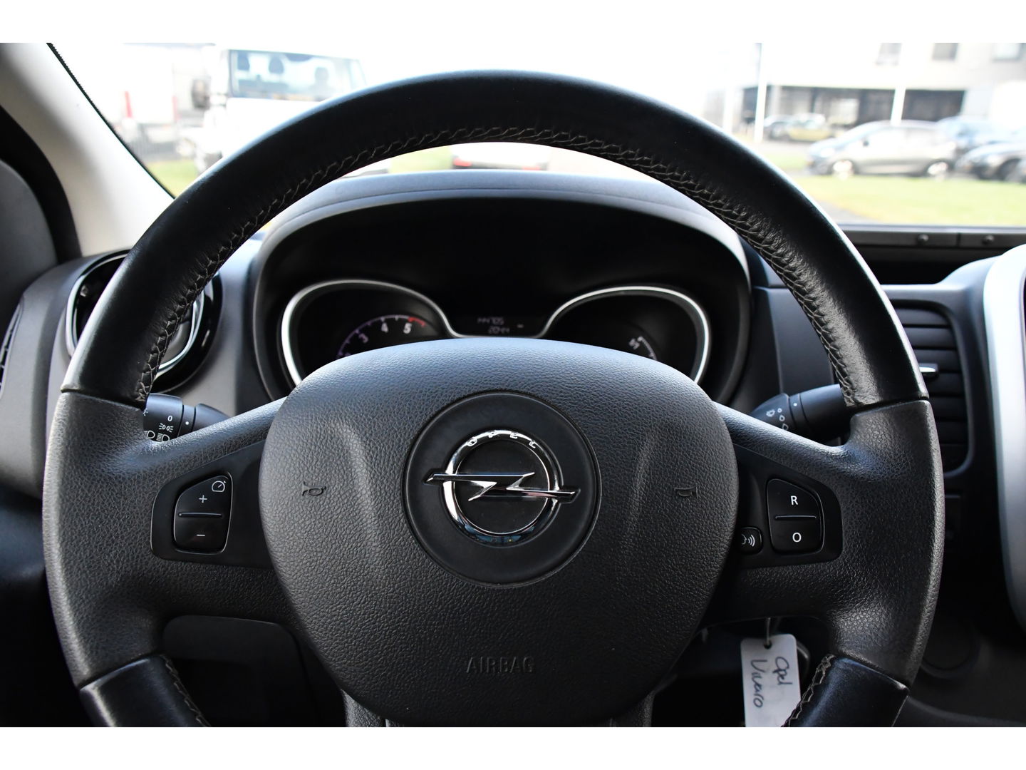 Opel Vivaro 1.6 CDTI L2H1 Sport Black Edition Camera, Cruise, 125pk, Multimedia, Trekhaak, LED, Sensoren, Trekhaak, Uniek!