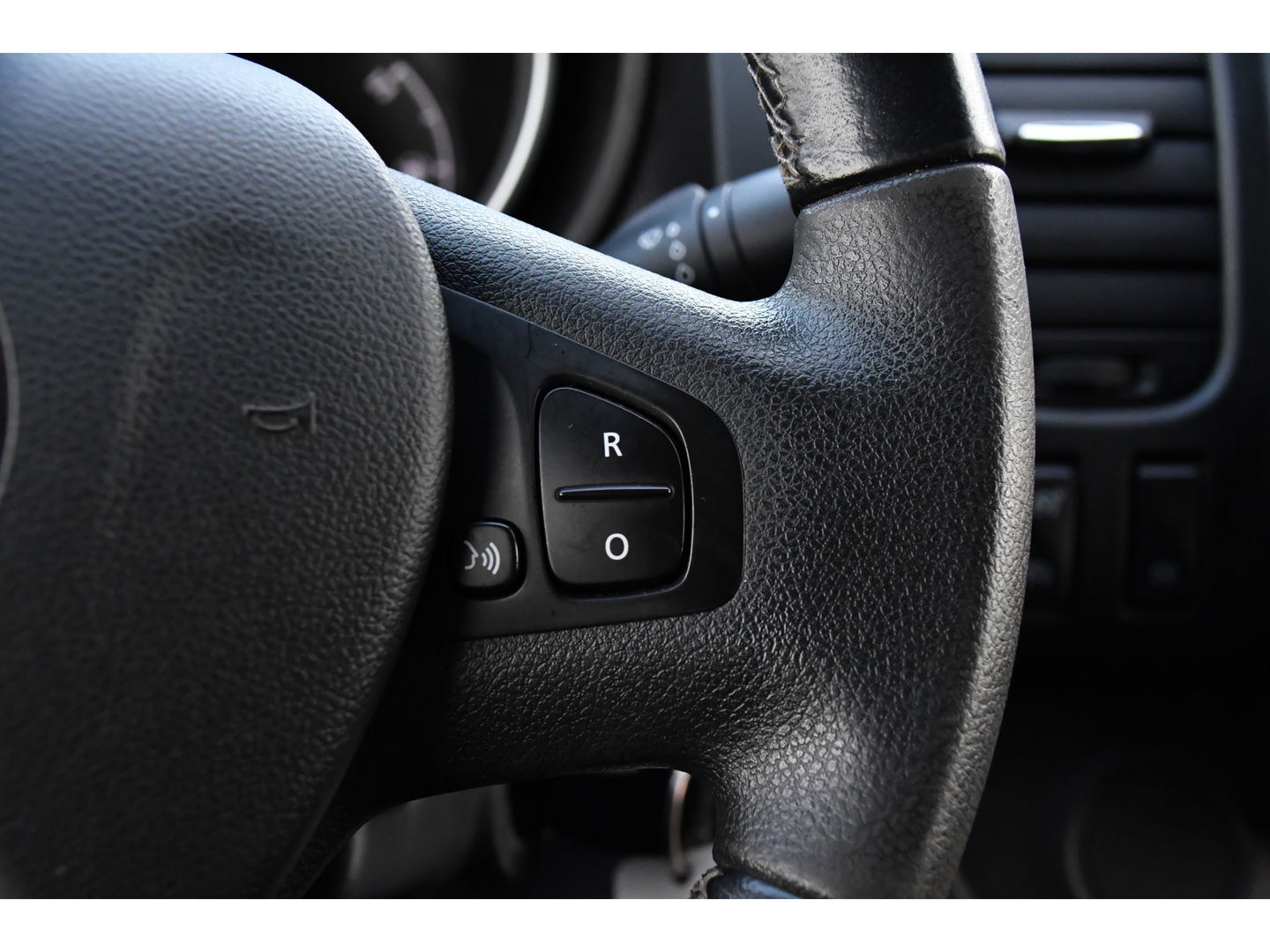 Opel Vivaro 1.6 CDTI L2H1 Sport Black Edition Camera, Cruise, 125pk, Multimedia, Trekhaak, LED, Sensoren, Trekhaak, Uniek!