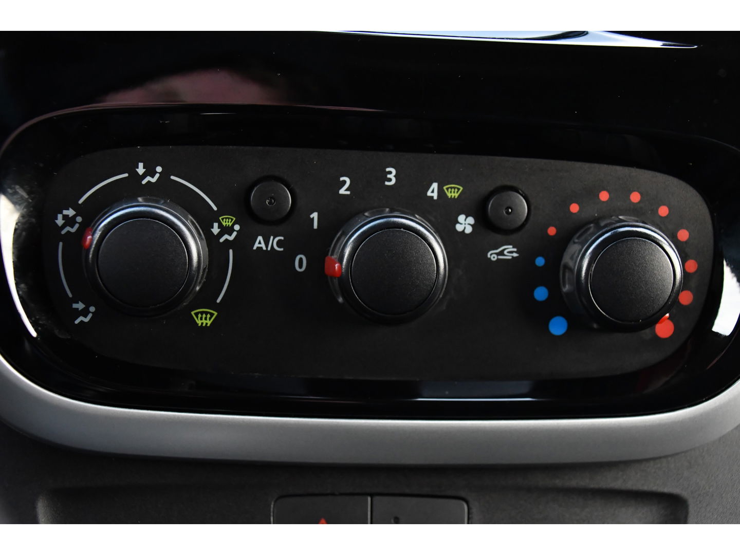 Opel Vivaro 1.6 CDTI L2H1 Sport Black Edition Camera, Cruise, 125pk, Multimedia, Trekhaak, LED, Sensoren, Trekhaak, Uniek!