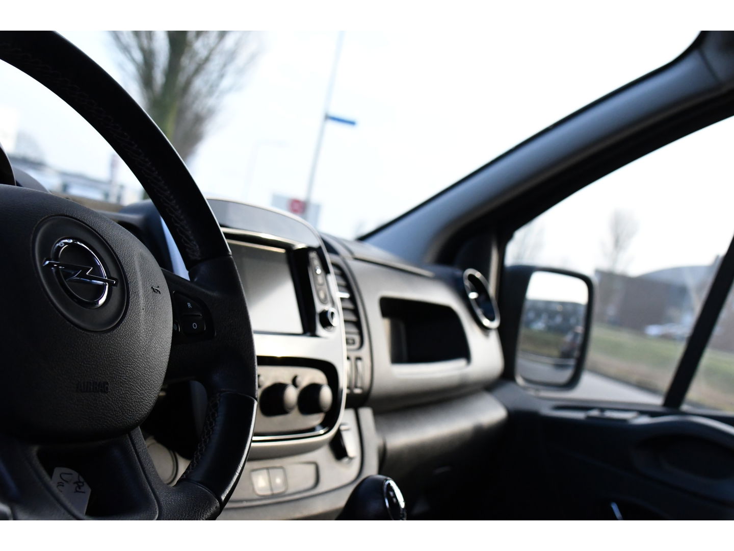 Opel Vivaro 1.6 CDTI L2H1 Sport Black Edition Camera, Cruise, 125pk, Multimedia, Trekhaak, LED, Sensoren, Trekhaak, Uniek!