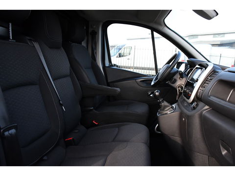 Opel Vivaro 1.6 CDTI L2H1 Sport Black Edition Camera, Cruise, 125pk, Multimedia, Trekhaak, LED, Sensoren, Trekhaak, Uniek!
