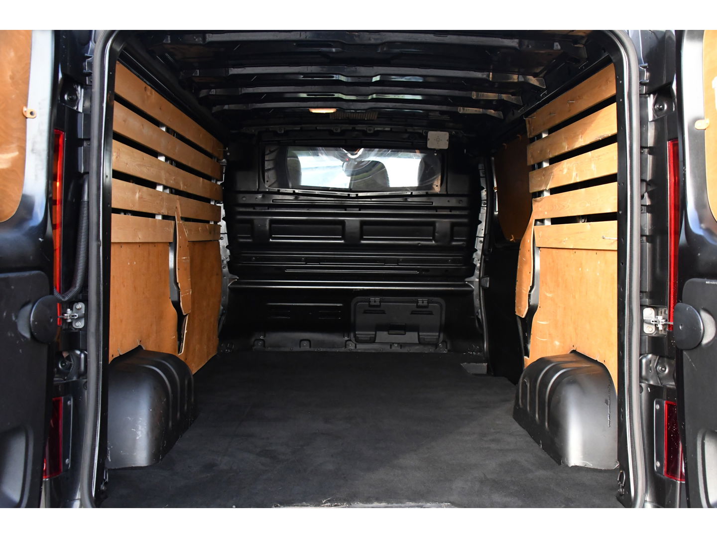 Opel Vivaro 1.6 CDTI L2H1 Sport Black Edition Camera, Cruise, 125pk, Multimedia, Trekhaak, LED, Sensoren, Trekhaak, Uniek!