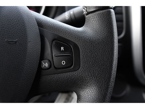 Renault Trafic 2.0 dCi 145 T29 L2H1 DC Luxe PB Edition Camera, Cruise, Carplay, Clima, 145pk, NAVI, Trekhaak, Multimedia, LED, Uniek!