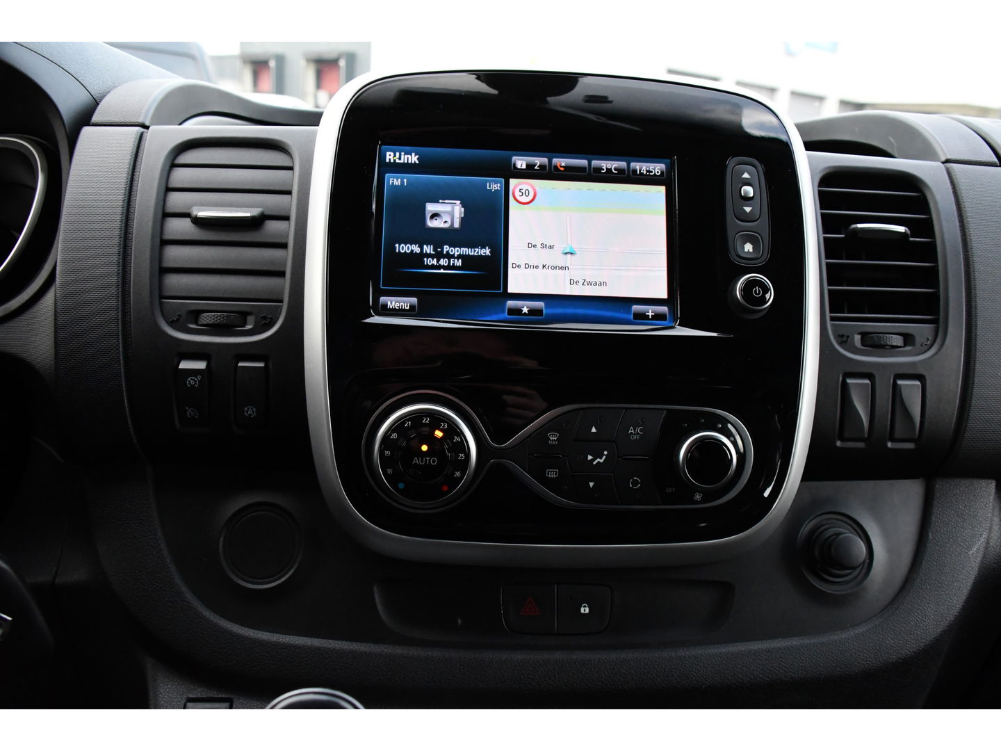 Renault Trafic 2.0 dCi 145 T29 L2H1 DC Luxe PB Edition Camera, Cruise, Carplay, Clima, 145pk, NAVI, Trekhaak, Multimedia, LED, Uniek!