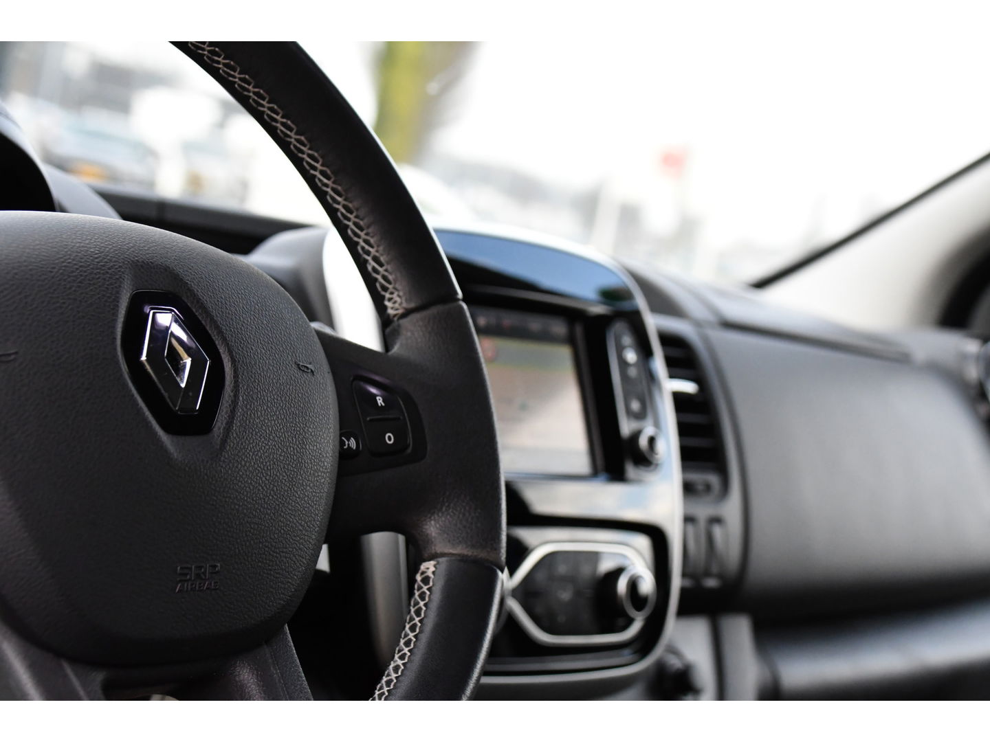 Renault Trafic 2.0 dCi 145 T29 L2H1 DC Luxe PB Edition Camera, Cruise, Carplay, Clima, 145pk, NAVI, Trekhaak, Multimedia, LED, Uniek!