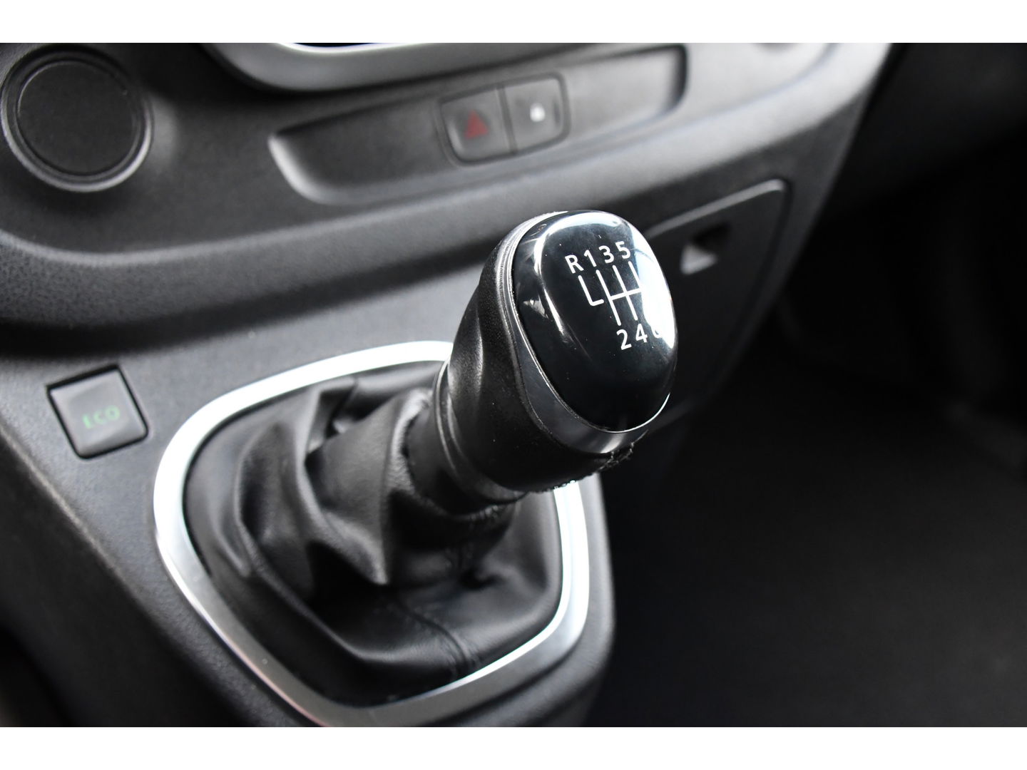 Renault Trafic 2.0 dCi 145 T29 L2H1 DC Luxe PB Edition Camera, Cruise, Carplay, Clima, 145pk, NAVI, Trekhaak, Multimedia, LED, Uniek!