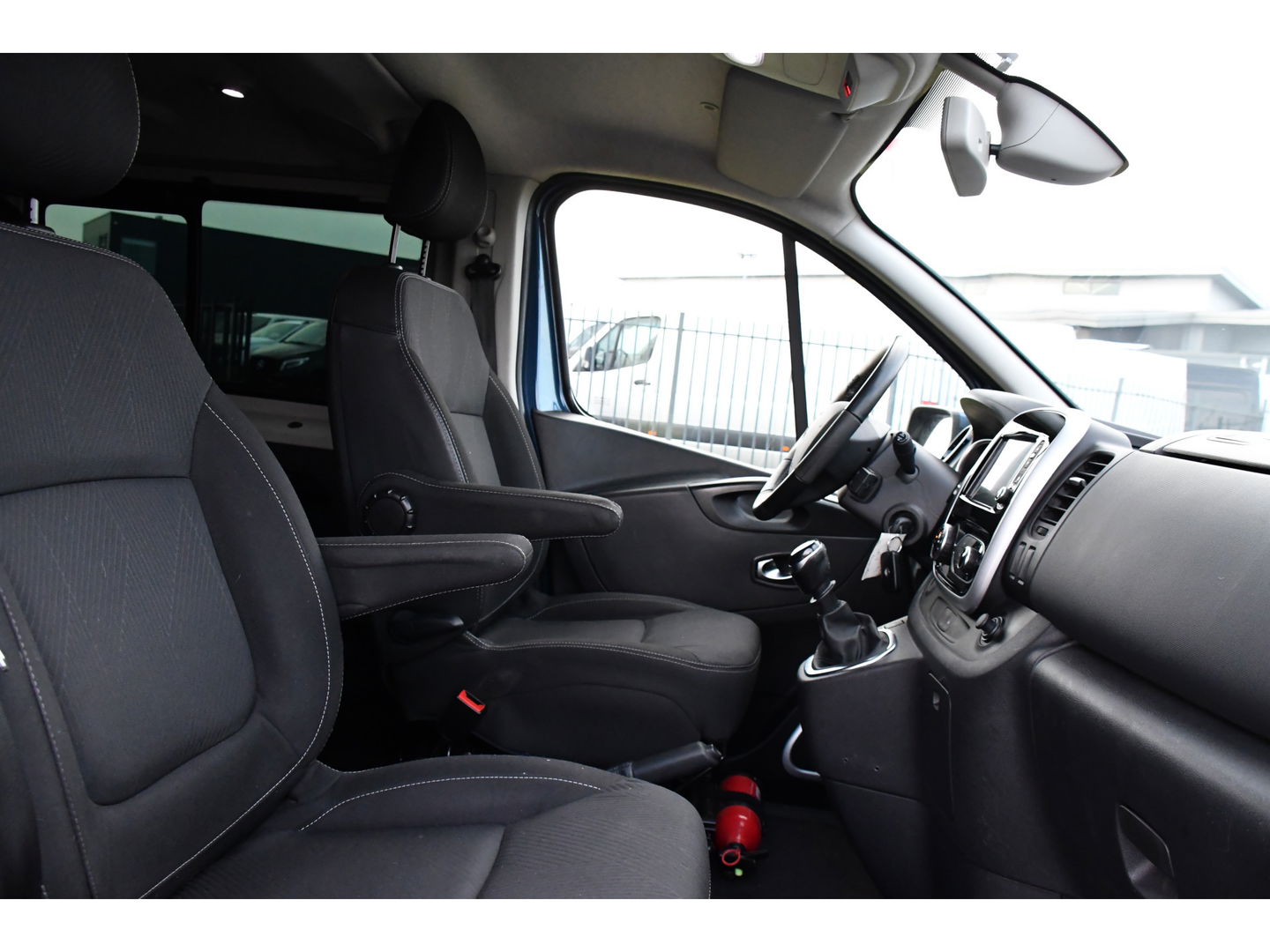 Renault Trafic 2.0 dCi 145 T29 L2H1 DC Luxe PB Edition Camera, Cruise, Carplay, Clima, 145pk, NAVI, Trekhaak, Multimedia, LED, Uniek!