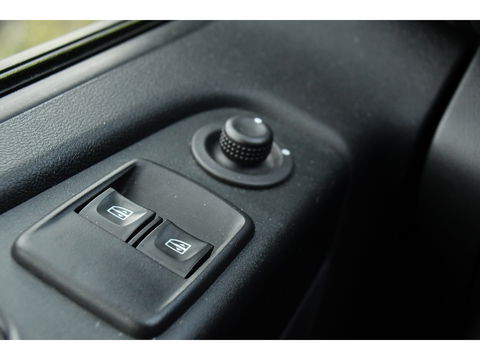 Renault Trafic 2.0 dCi 145 T29 L2H1 DC Luxe PB Edition Camera, Cruise, Carplay, Clima, 145pk, NAVI, Trekhaak, Multimedia, LED, Uniek!