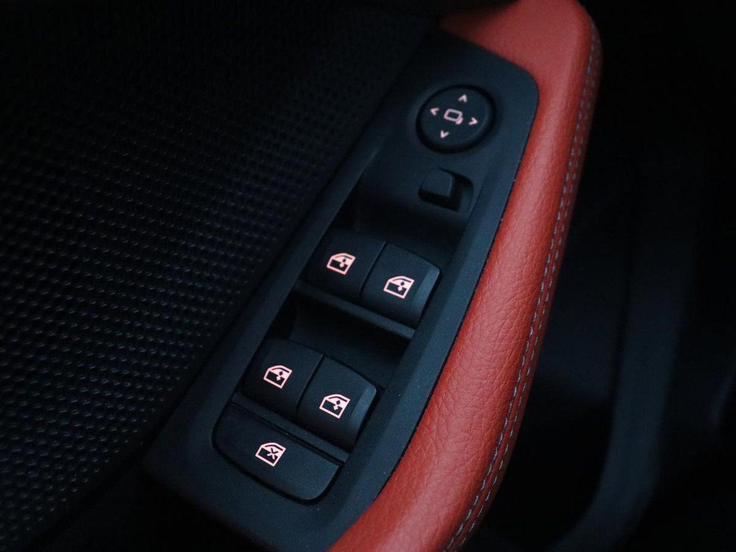 BMW 2 Serie Gran Coupé 220i High Executive | Head-Up | Adaptive cruise | Leder | Camera | Stoelverwarming | Sportstoelen | Luxury Line | Carplay | Live Cockpit | Navigatie | Park Assist | Full LED