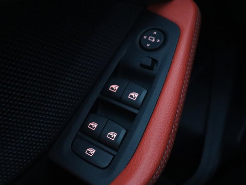 BMW 2 Serie Gran Coupé 220i High Executive | Head-Up | Adaptive cruise | Leder | Camera | Stoelverwarming | Sportstoelen | Luxury Line | Carplay | Live Cockpit | Navigatie | Park Assist | Full LED