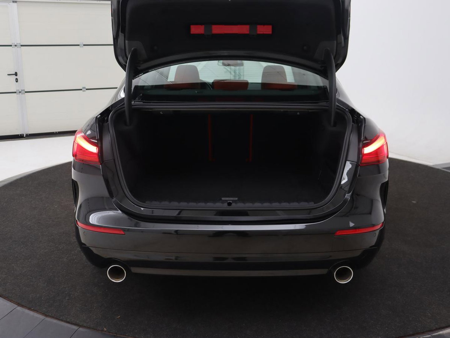 BMW 2 Serie Gran Coupé 220i High Executive | Head-Up | Adaptive cruise | Leder | Camera | Stoelverwarming | Sportstoelen | Luxury Line | Carplay | Live Cockpit | Navigatie | Park Assist | Full LED