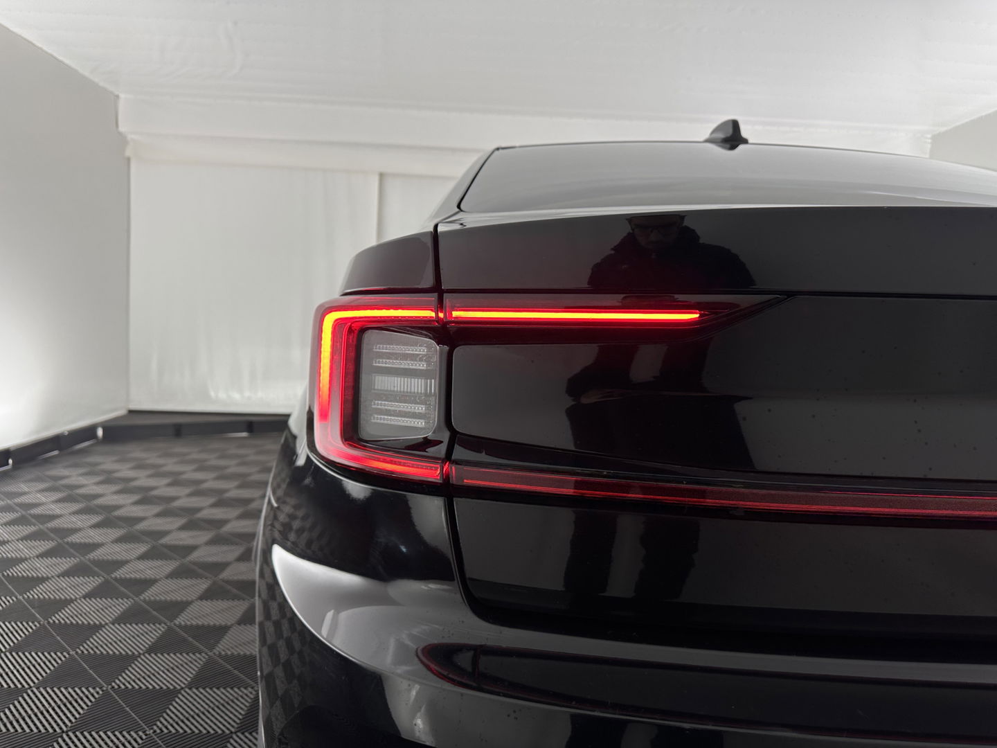 Polestar 2 Long Range Dual Motor Launch Edition 78kWh (3-Fase-11kW) {SOH-88%} Aut.*PANO | NAVI-FULLMAP | FULL-LED | ADAPTIVE-CRUISE | BLINDSPOT | TOPVIEW | KEYLESS | LANE-ASSIST | DIGI-COCKPIT | CARPLAY | DAB+ | HEATED-SPORTSEATS | CAMERA | MEMORY-PACK | PDC | 19''A