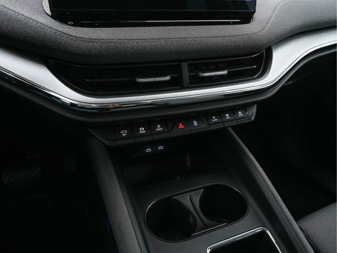 Škoda Enyaq iV 80 [ 3-Fase ] {SOH-88% } (INCL-BTW) *LEATHER-FABRIC | FULL-LED | DIGI-COCKPIT | CAMERA | KEYLESS | NAVI-FULLMAP | AMBIENT-LIGHT | ECC | HEATED-COMFORTSEATS | DAB+ | PDC | CRUISE | CARPLAY | TOWBAR | 19"ALU*