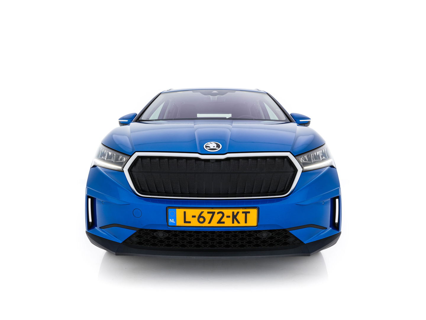 Škoda Enyaq iV 80 [ 3-Fase ] {SOH-88% } (INCL-BTW) *LEATHER-FABRIC | FULL-LED | DIGI-COCKPIT | CAMERA | KEYLESS | NAVI-FULLMAP | AMBIENT-LIGHT | ECC | HEATED-COMFORTSEATS | DAB+ | PDC | CRUISE | CARPLAY | TOWBAR | 19"ALU*