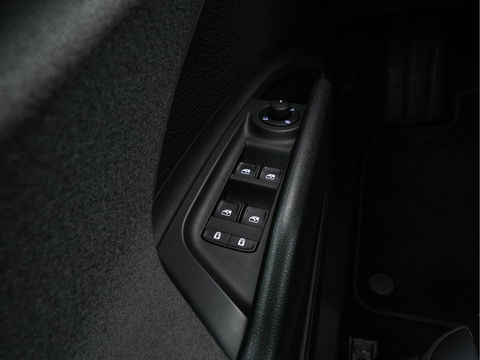 Škoda Enyaq iV 80 [ 3-Fase ] {SOH-88% } (INCL-BTW) *LEATHER-FABRIC | FULL-LED | DIGI-COCKPIT | CAMERA | KEYLESS | NAVI-FULLMAP | AMBIENT-LIGHT | ECC | HEATED-COMFORTSEATS | DAB+ | PDC | CRUISE | CARPLAY | TOWBAR | 19"ALU*