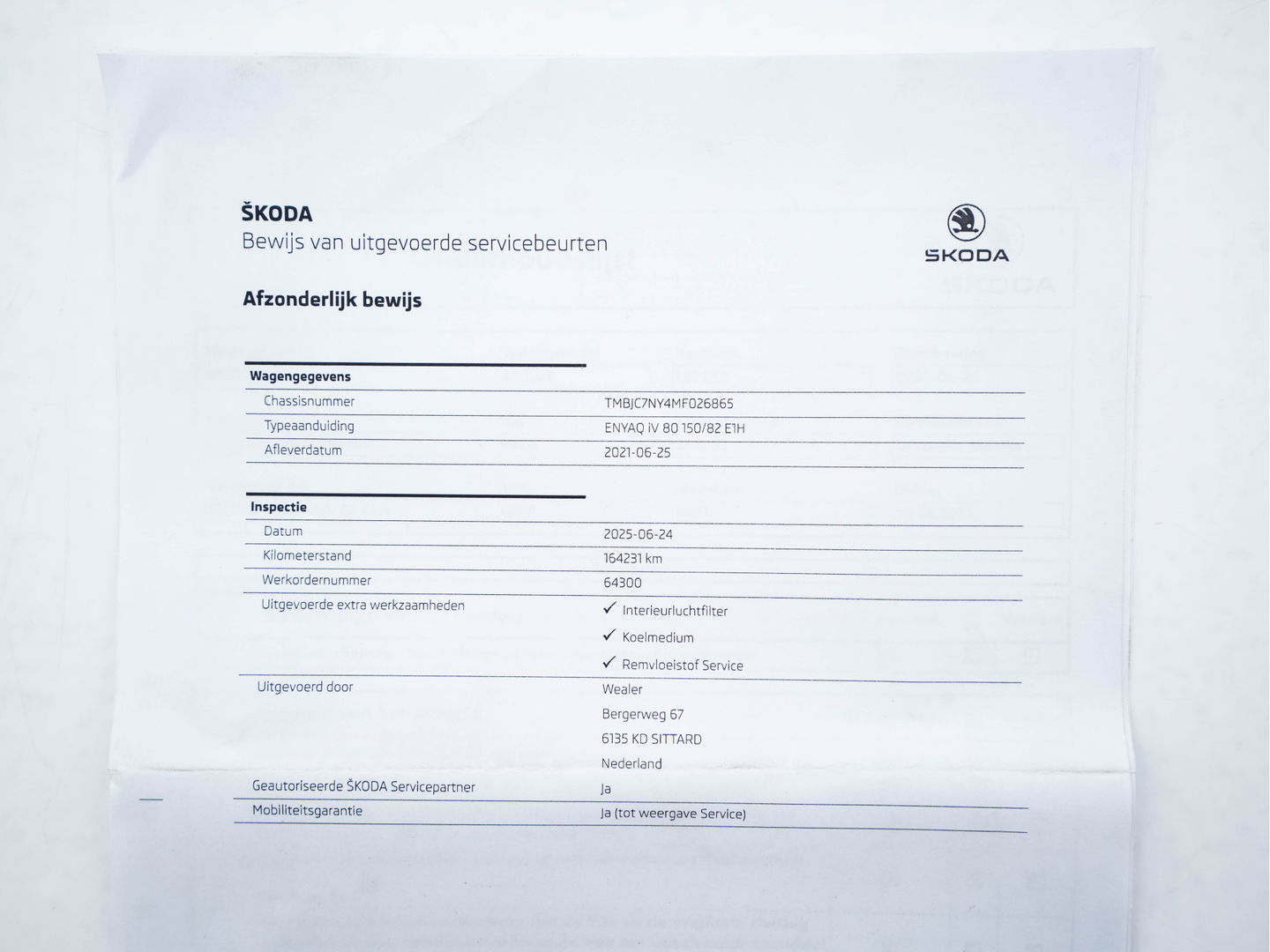 Škoda Enyaq iV 80 [ 3-Fase ] {SOH-88% } (INCL-BTW) *LEATHER-FABRIC | FULL-LED | DIGI-COCKPIT | CAMERA | KEYLESS | NAVI-FULLMAP | AMBIENT-LIGHT | ECC | HEATED-COMFORTSEATS | DAB+ | PDC | CRUISE | CARPLAY | TOWBAR | 19"ALU*