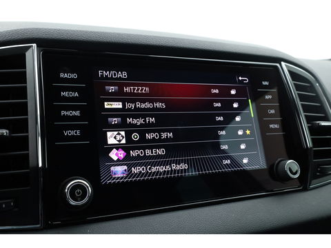 Škoda Karoq 1.5 TSI ACT Style DSG | Navi | Adapt. Cruise | Camera | Keyless | All Season | Apple CarPlay | Stoelverw.