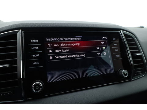 Škoda Karoq 1.5 TSI ACT Style DSG | Navi | Adapt. Cruise | Camera | Keyless | All Season | Apple CarPlay | Stoelverw.