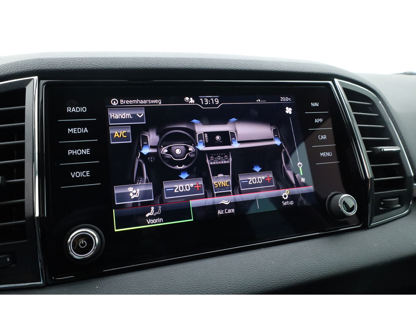 Škoda Karoq 1.5 TSI ACT Style DSG | Navi | Adapt. Cruise | Camera | Keyless | All Season | Apple CarPlay | Stoelverw.
