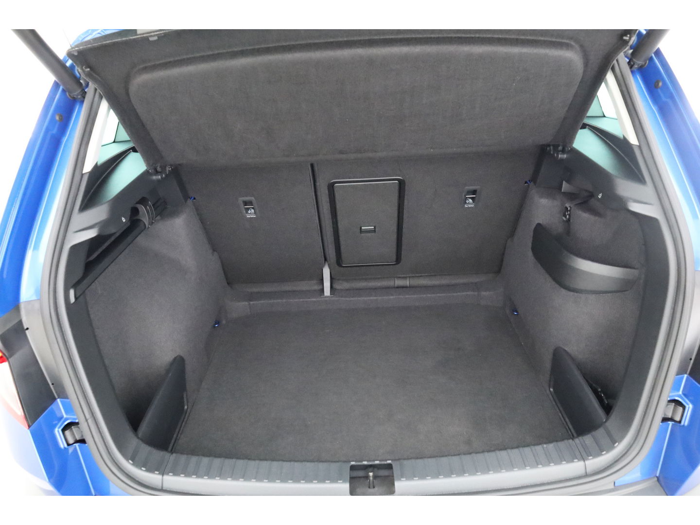 Škoda Karoq 1.5 TSI ACT Style DSG | Navi | Adapt. Cruise | Camera | Keyless | All Season | Apple CarPlay | Stoelverw.